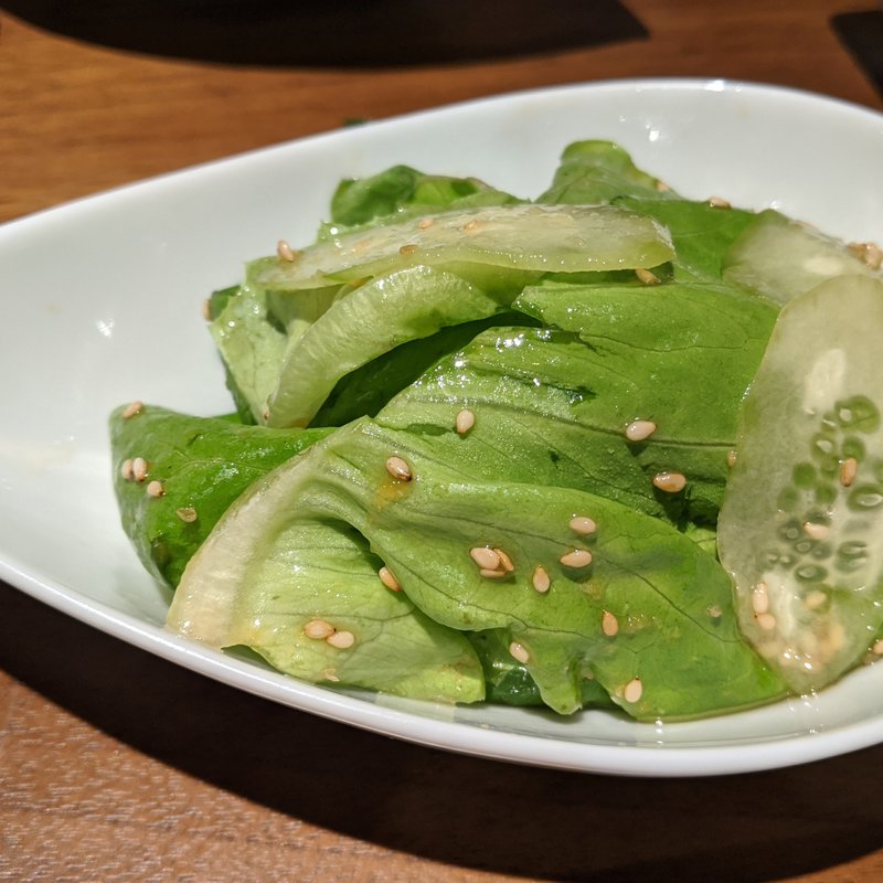 MONMOMサラダ(十勝ハーブ牛ホルモン MONMOM)