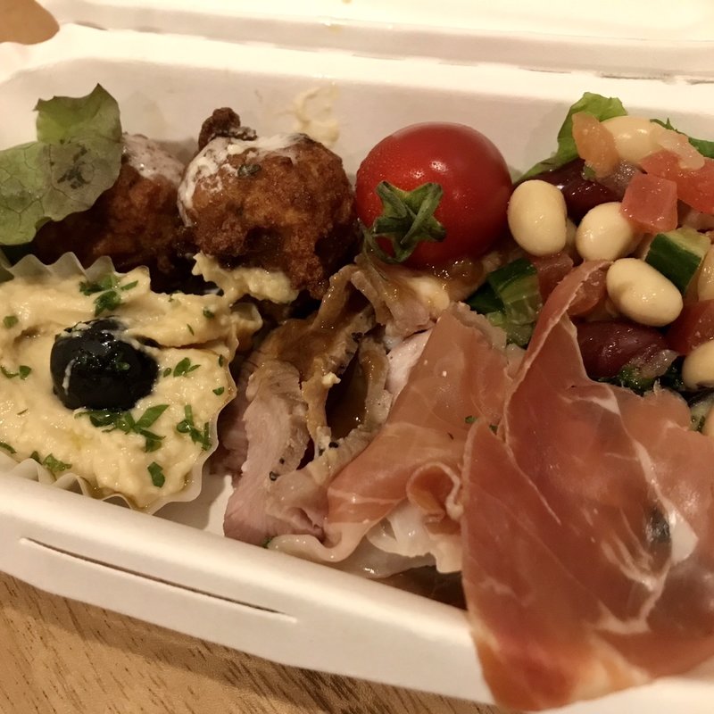 タパスの盛り合わせ(チビノバ)