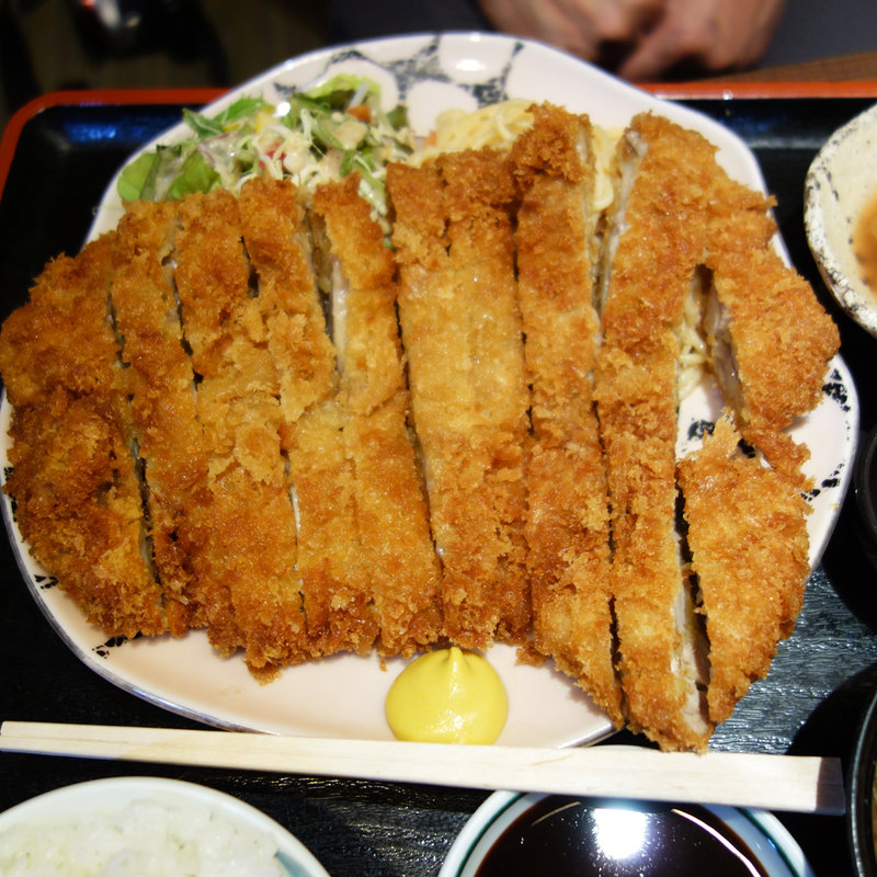 特大！チキンカツ定食(博多 海鮮処 まんぷく屋 大名店)