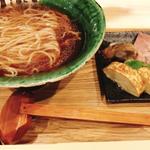 猪骨麺(麺や ゆた花)