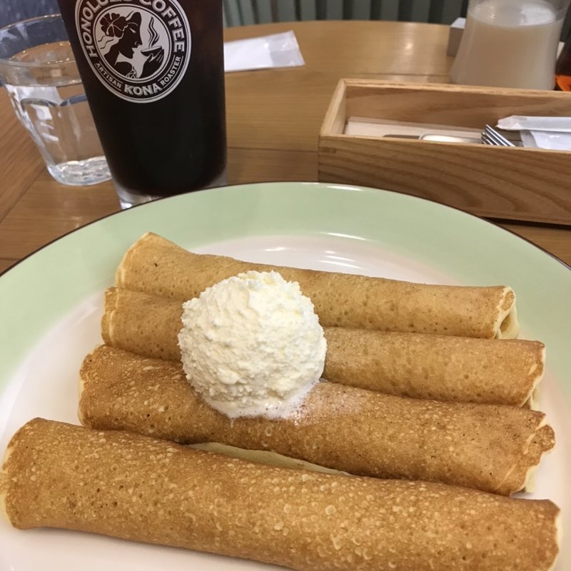 オリジナルロールパンケーキ(Honolulu Cafe)