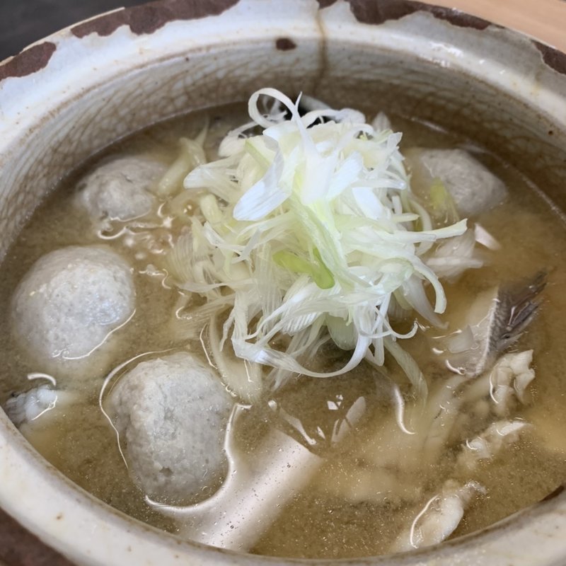 土鍋のあら汁(魚市場食堂)