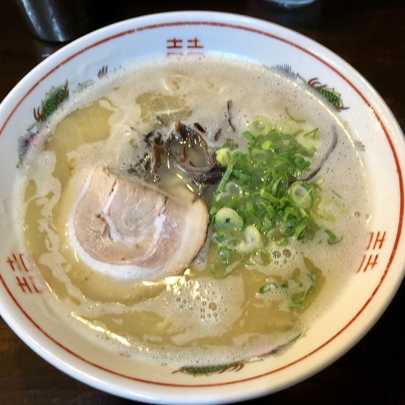 豚骨ラーメン(西新亭 （ニシジンテイ）)