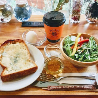 モーニングセット（ゴルゴンゾーラトースト はちみつ添）(トモカコーヒー 代々木上原店)