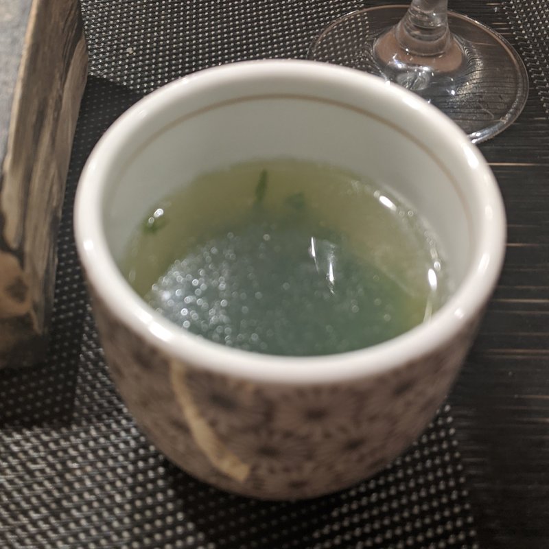 魚あら出汁(鮨と酒 魚伸)