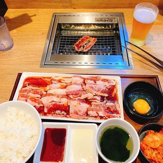 牛すき焼肉セット（生卵つき）(焼肉ライク 新宿西口店)