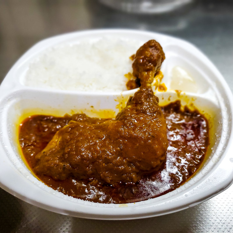 骨付きチキンルーカリー(ダッチオーブン)