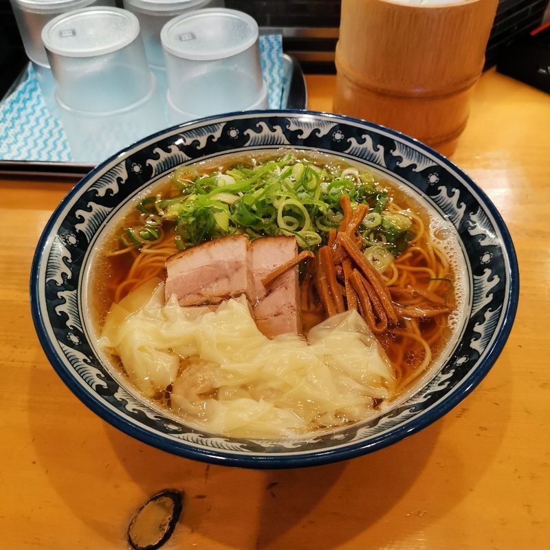 中華そば＋もち豚ワンタン＋ねぎ(ほっぺ家はなれ 斗香庵)