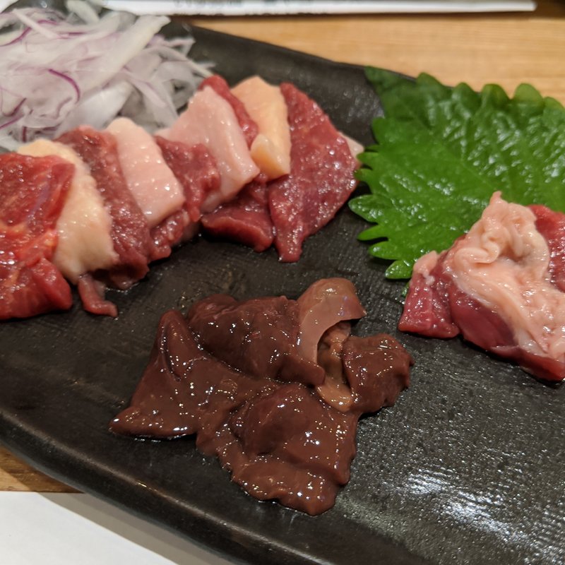 馬刺し(Sake&Daidokoro Te.Mari)