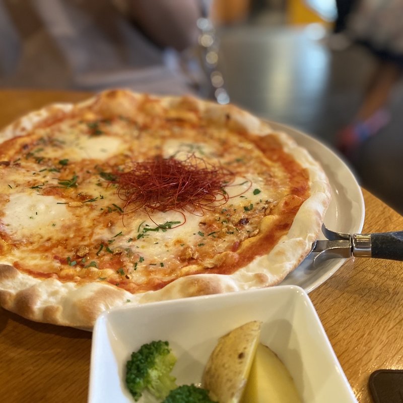 (アトリエ・ド・フロマージュ ピッツエリア・カフェ店 （Atelier de Fromage）)