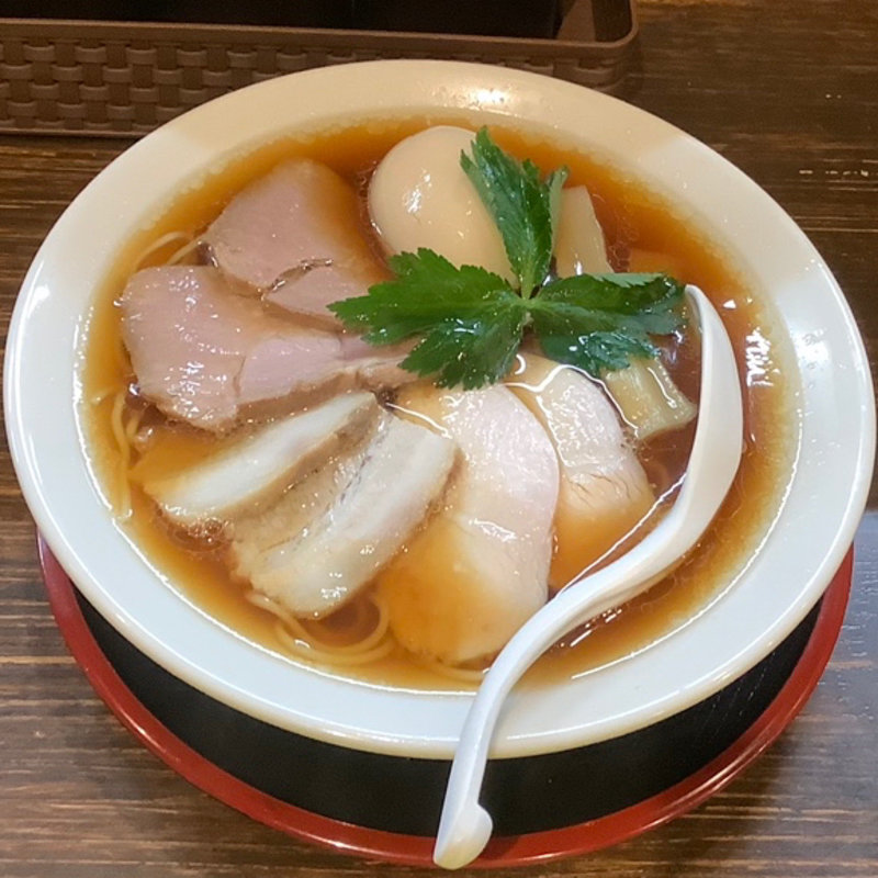 チャーシュー飛魚だし醤油そば(だし廊)