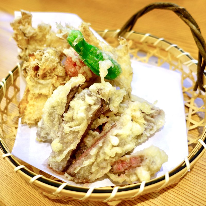 厚切りローストビーフ天と舞茸天(やおき)