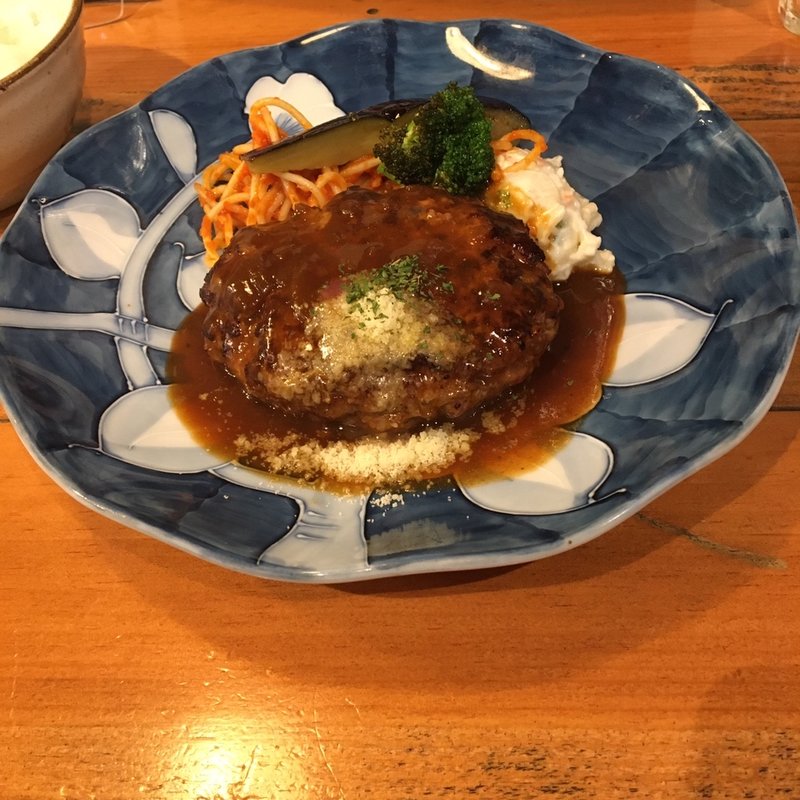 粗挽きハンバーグセット(山本のハンバーグ 阿佐ヶ谷食堂)