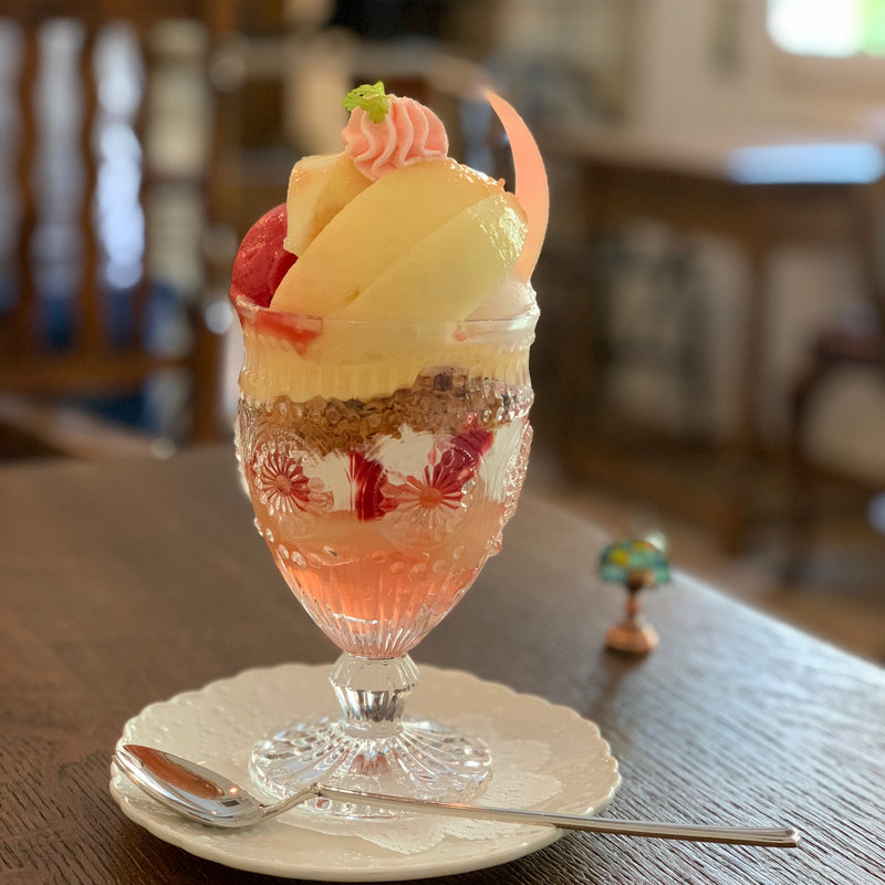 季節のパフェ 桃(カームガーデン)