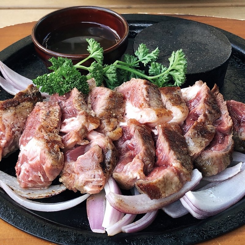 熟成ギューブロールステーキペッパージンジャーソース(アロハテーブル 大崎)