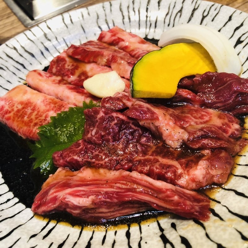 カルビとサガリ(さんか亭)