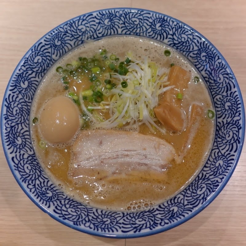 半熟味玉濃厚魚介らーめん(麺屋 一燈 （いっとう）)