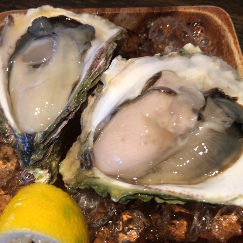 岩牡蠣(オイスターバー 桔梗 （オイスターバー キキョウ）)