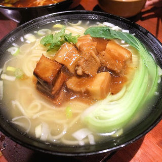 豚角煮手抻麺（紅烧肉拉面）(小城)