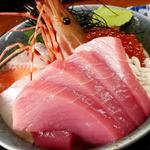 中トロ海鮮丼