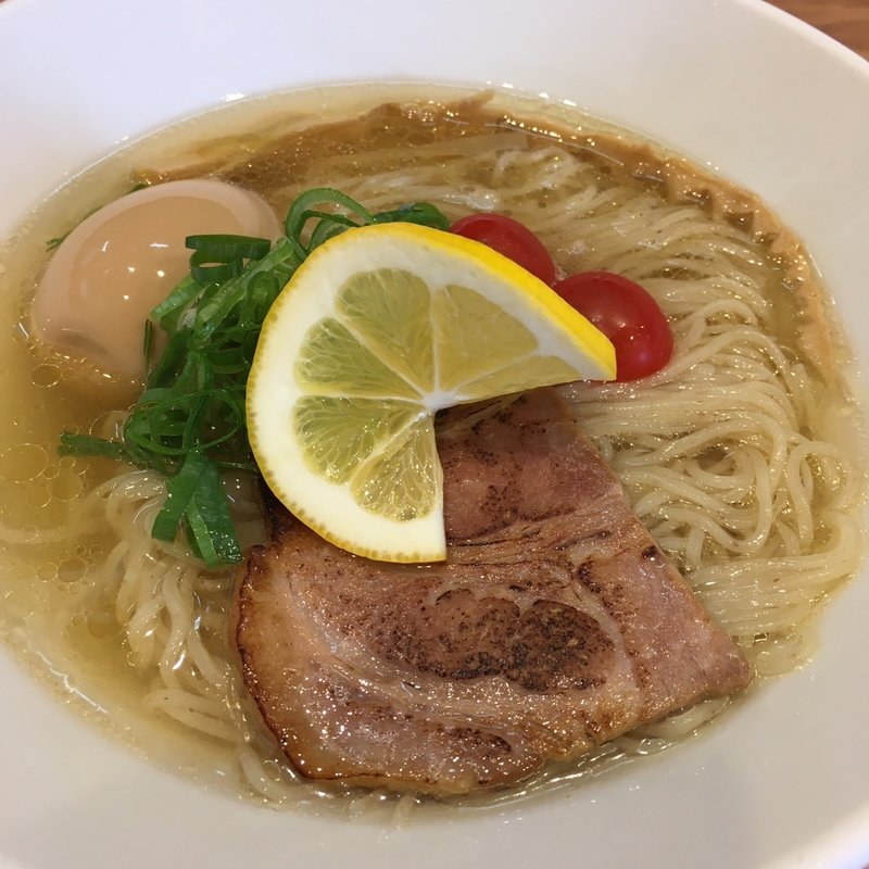 冷やし塩煮干しらーめん(らーめん にじいろ)