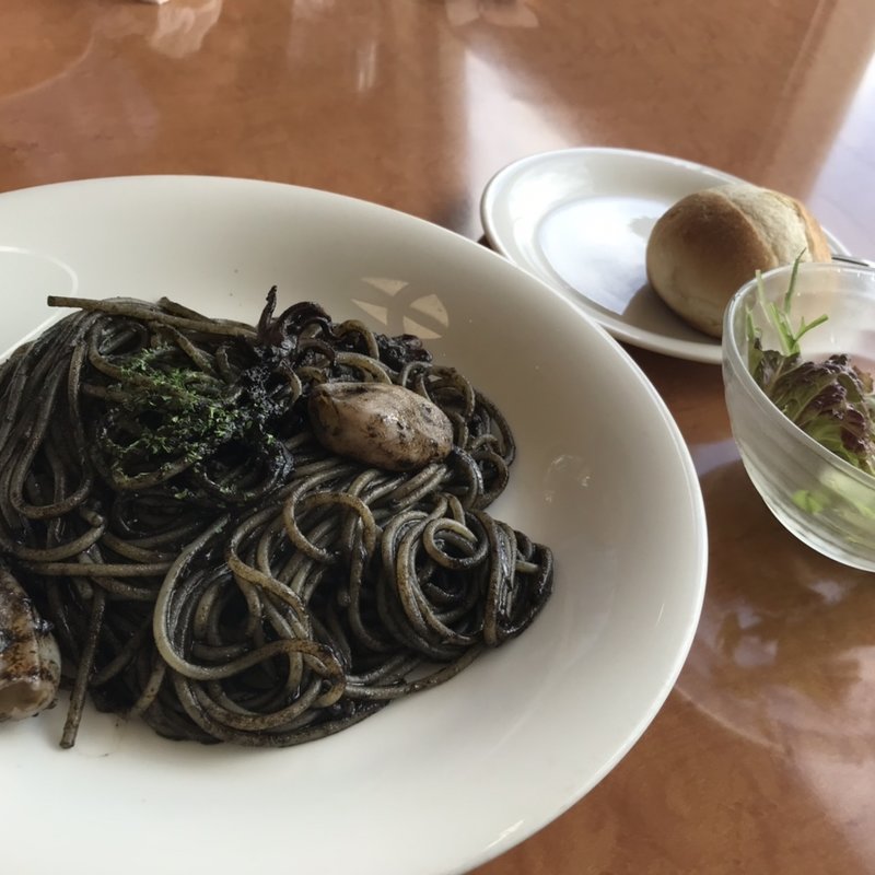 イカスミのスパゲティ(パルティータ （PARTITA）)