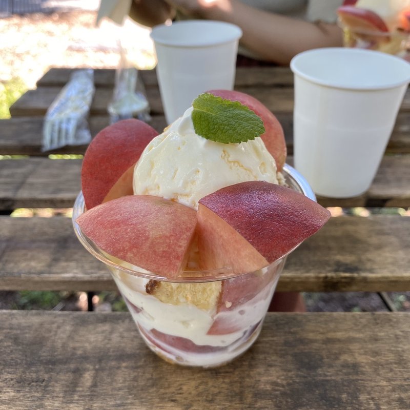 桃パフェ(グリーンテーブルカフェ )