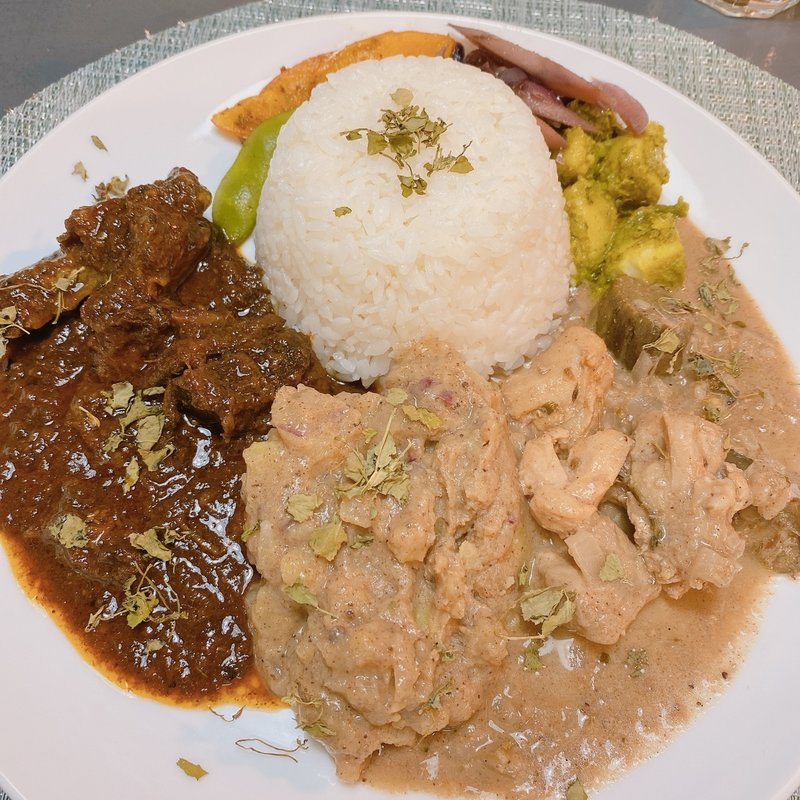 3種あいがけ(HOA CURRY)