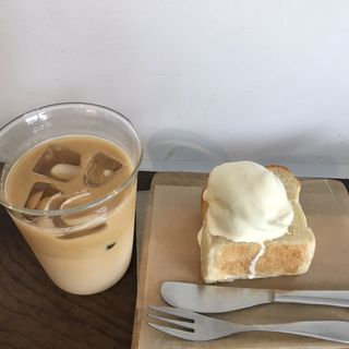 バニラのせトースト(ライト アップ コーヒー （LIGHT UP COFFEE）)