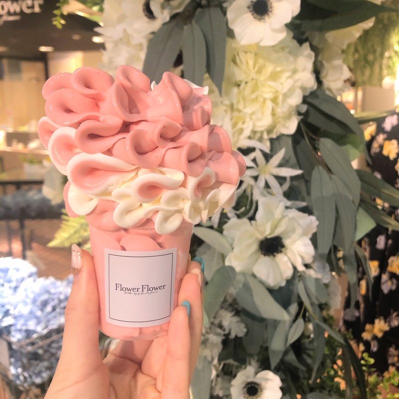 ミックスフラワーソフトクリーム(Flower Flower フラワーフラワー)