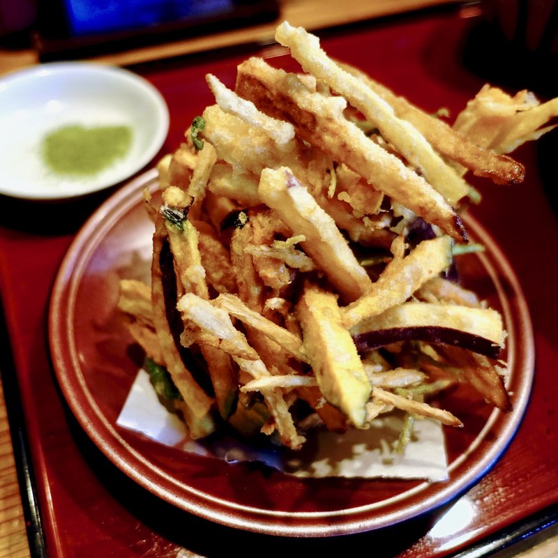 たっぷり野菜かき揚げ(うどん工房 悠々)