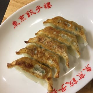 焼き餃子（ニラ・にんにく入り一皿6個）(東京餃子楼 茶沢通り店)