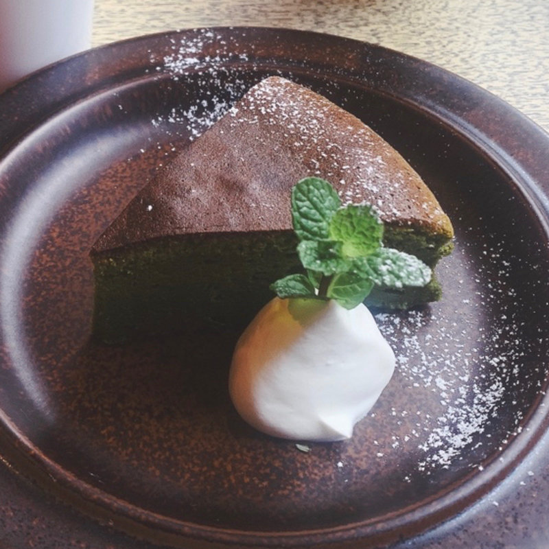 抹茶のガトーショコラ(haguru cafe（ハグルカフェ）)