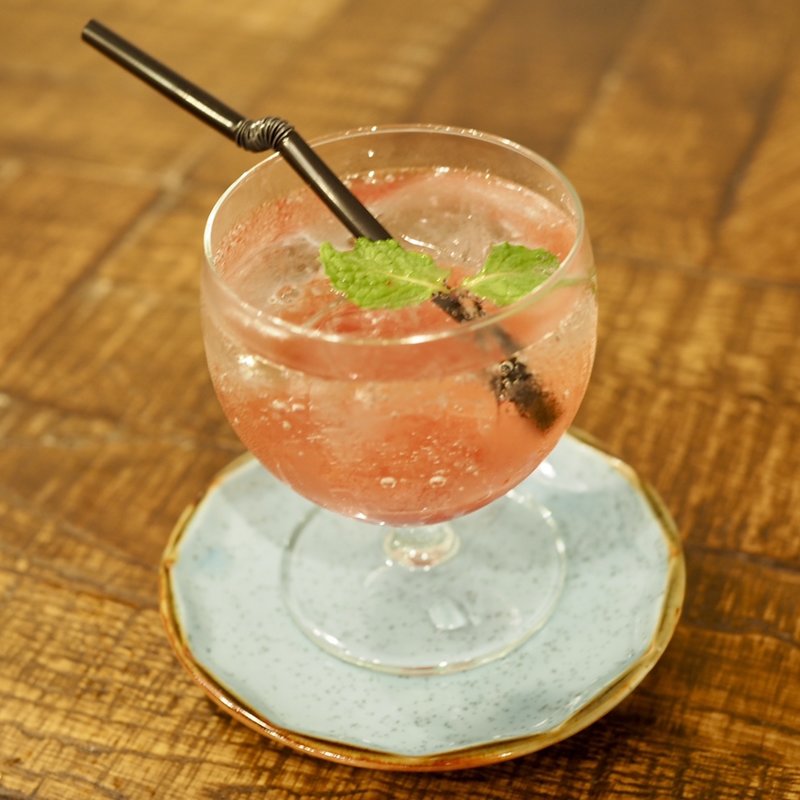 2層のいちごソーダ(cafe&bar pocher)