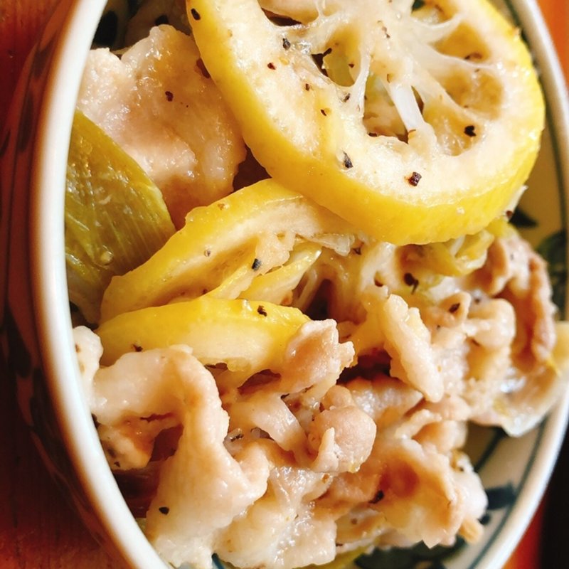 豚肉のねぎ塩レモン炒め(立ち呑みスタンド ヨッコイショ)