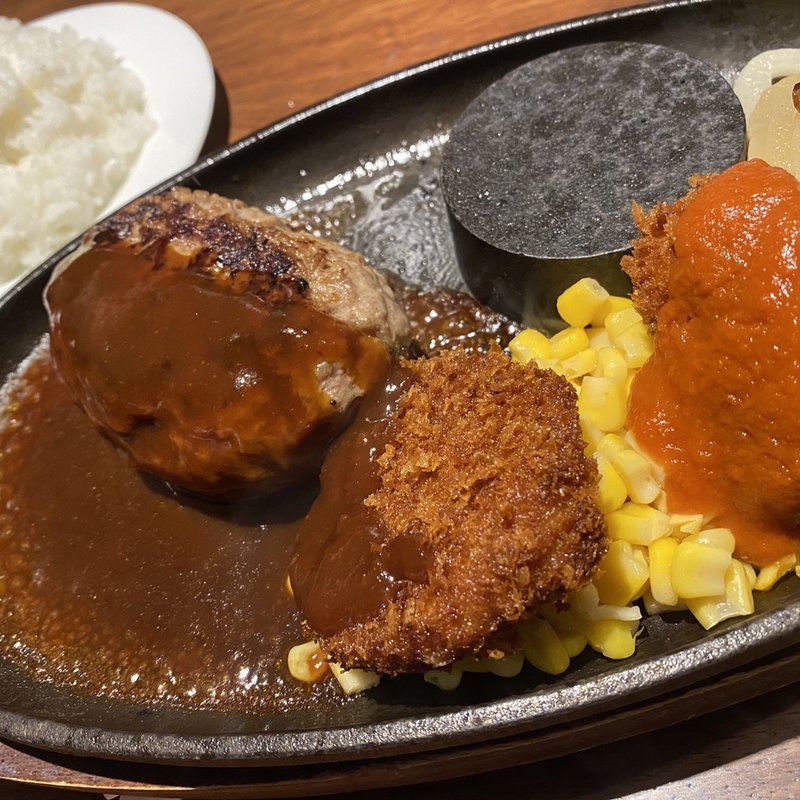 赤坂グリルミックスプレート(Caro-Fuego (カロフェゴ) 薪窯ステーキ)