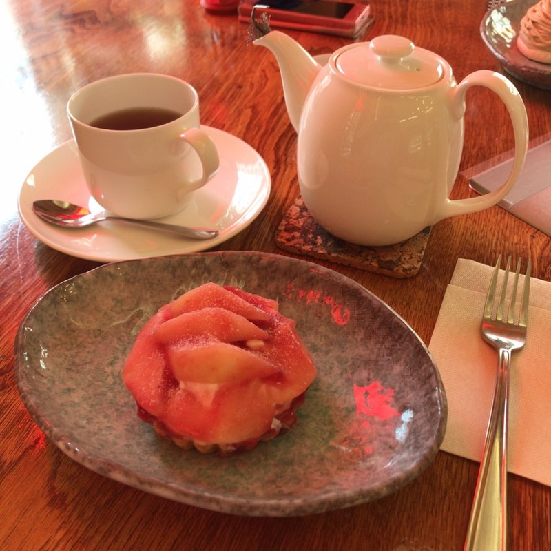 もものタルト(菓子工房アンシャンテ)