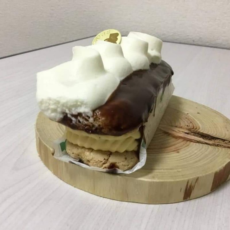 海のエクレア(BISPOCKE（ビスポッケ） 神戸本店)