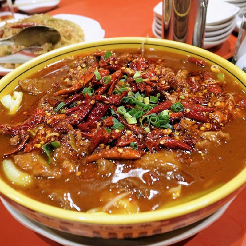 牛肉スライスと野菜の辛塩煮込み（水煮牛肉）(永利 池袋本店)