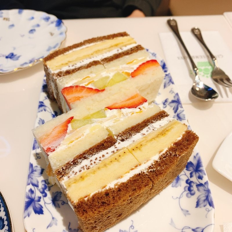 フルーツサンド ショコラバナナサンド ハーフ(銀座千疋屋)