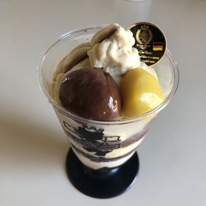 モンブランパフェ(ケーニヒス クローネ 新宿高島屋店 （Konigs-Krone）)