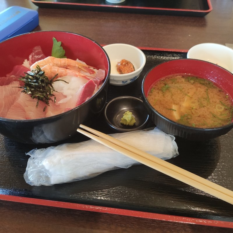 刺し身丼 大盛り(刺身処かねまつ （サシミドコロカネマツ）)