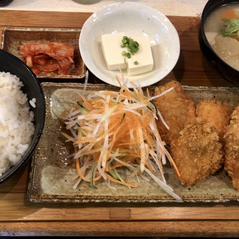 チキンカツ定食(たもん )