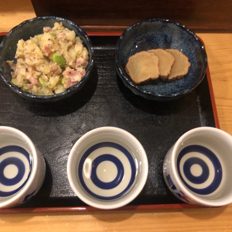 　厳選三種飲み比べ&酒肴二種(立飲み集会所日本酒人 )