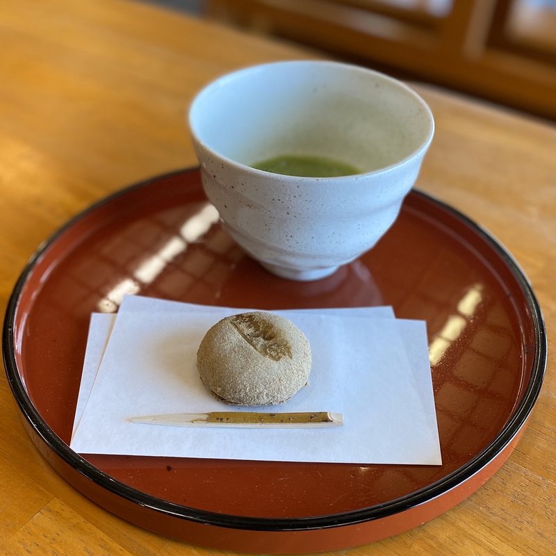 もうで餅と抹茶のセット(珍重庵 那智山店 （茶房珍重庵）)