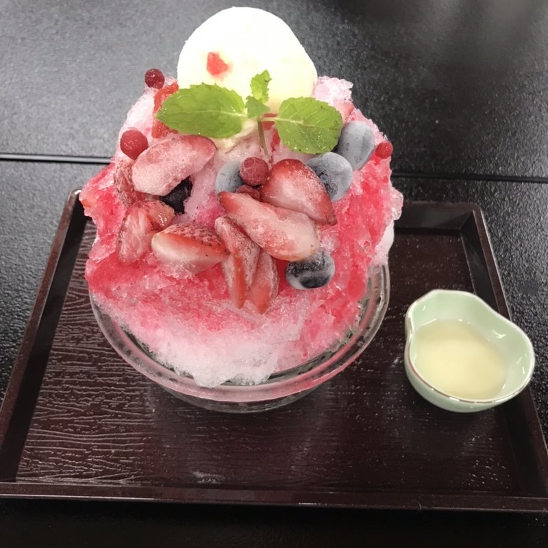 かき氷　いちごミルク(高尾山薬王院 )