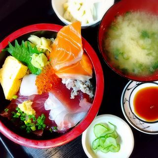 海鮮丼(大漁亭 )