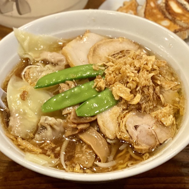 チャーシュー麺　揚げネギワンタントッピング(かおたんラーメン えんとつ屋 南青山店)
