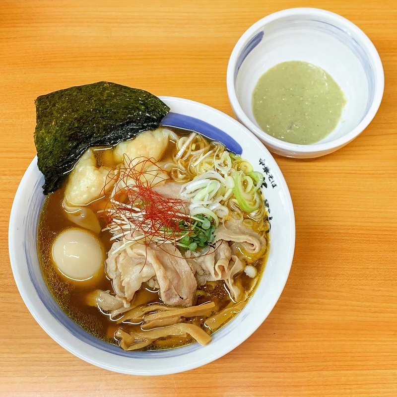 限定　渡り蟹・牡蠣・若鶏のらーめん　(中華そば 半ざわ)