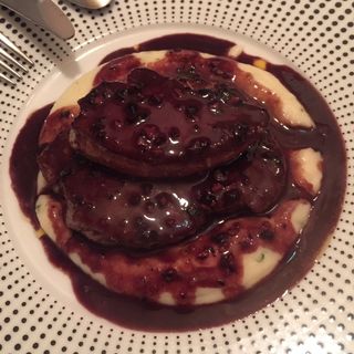 牛ヒレ肉とフォワグラのロッシーニ(東京銀座フォアグラ)